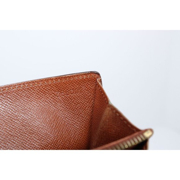 Louis Vuitton Vintage  Monogram Sarah Wallet - Picture 9 of 11